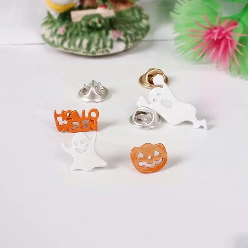 

4pcs Halloween Pumpkin Brooch For Women Or Men Jewelry Accessories Brooches Decoration Halloween Ghost Pumpkin Gifts Christ L4B6