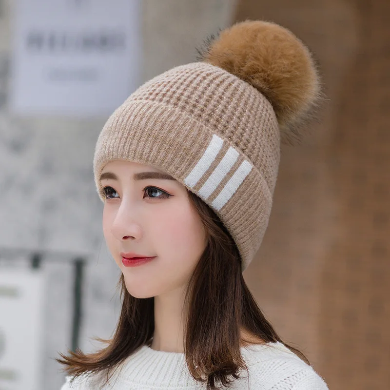 Зимняя шапка из натурального меха енота с помпоном женский элегантный шерстяной