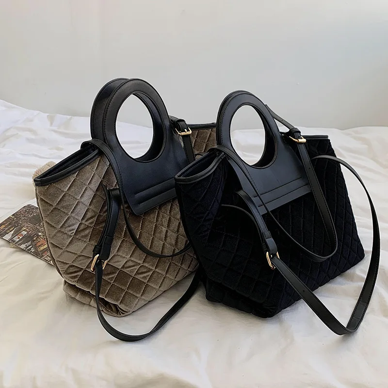 

Lingge embroidery thread large-capacity bag women's autumn/winter 2021 new trendy fashion all-match shoulder bag tote large bag