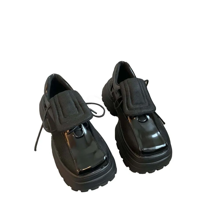 

Женские ботинки на платформе, повседневные черные ботинки на массивной подошве, на шнуровке, туфли на танкетке с круглым носком, в стиле пан...