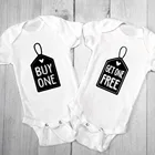 Детский наряд для близнецов купи один получи один бесплатно смешной подарок для мальчика одежда боди братья и сестры новорожденный подарок для душа