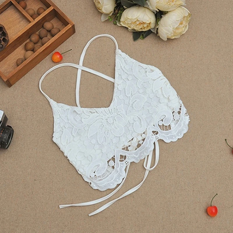 Женский кружевной топ на бретельках белый и черный укороченный с цветочным