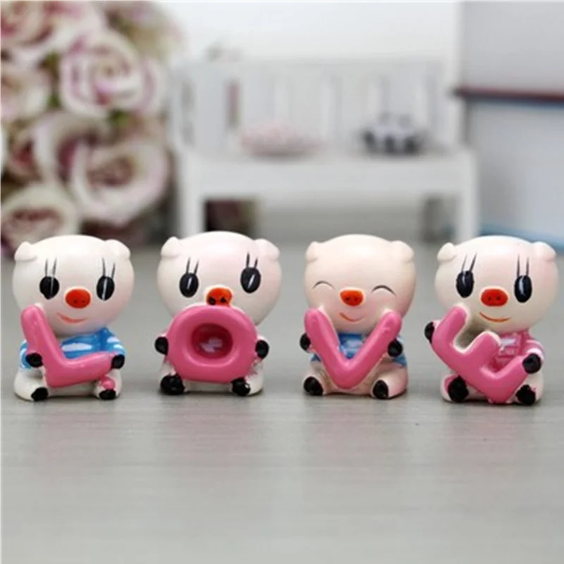 

4PCS/set Cute LOVE Piggy Car Decoration Creative Cake Baking Resin Decorations Doll Auto Dashboard Pendant Automotive Interior