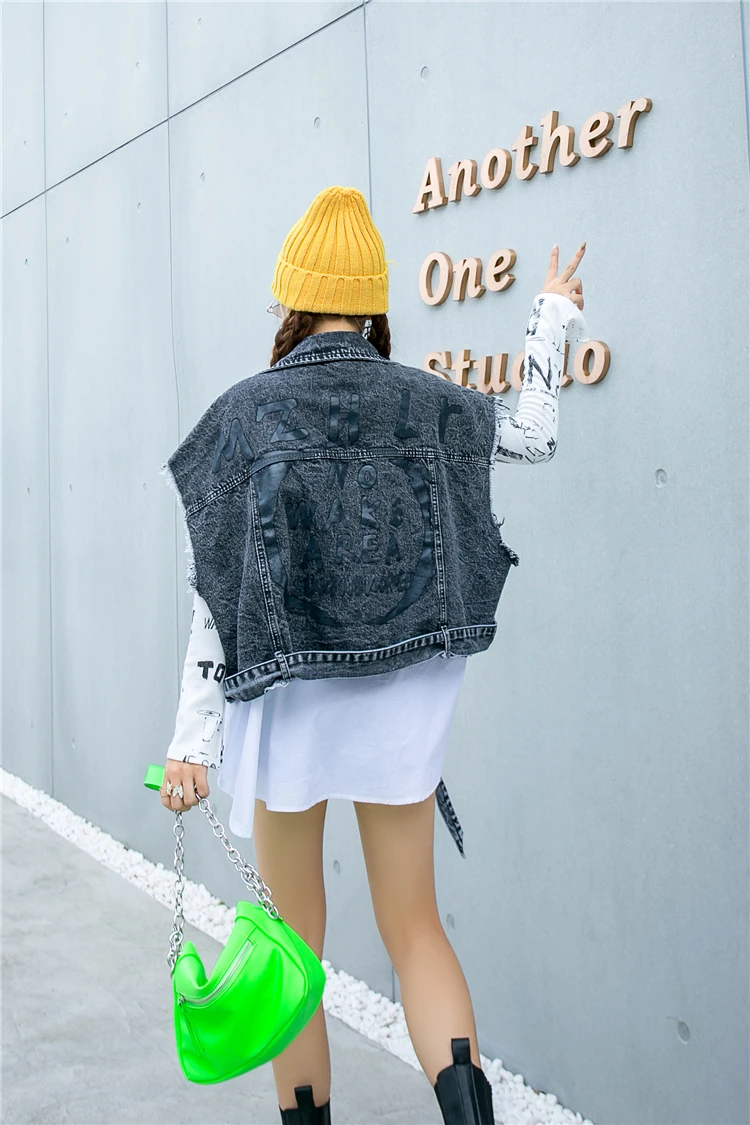 

QING MO Patchwork Graffiti Denim Vest Women Sleeveless Denim Jacket 2021 Spring Autumn Denim Vest With Sashes QYF151A