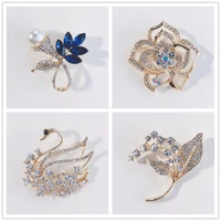 hot sale korean rhinestone corsageb ladies brooch electroplating alloy womens clothing accessories brooch womens jewelry