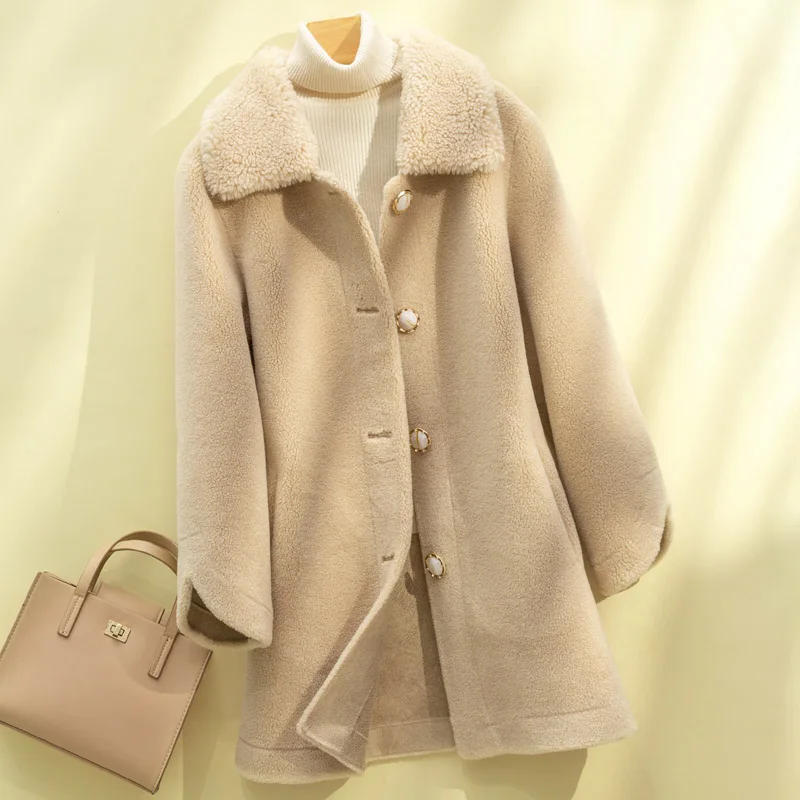 

Women's woolen fleece-cut coat short winter 2020 new fur collar coat buckle thickened high-end fur