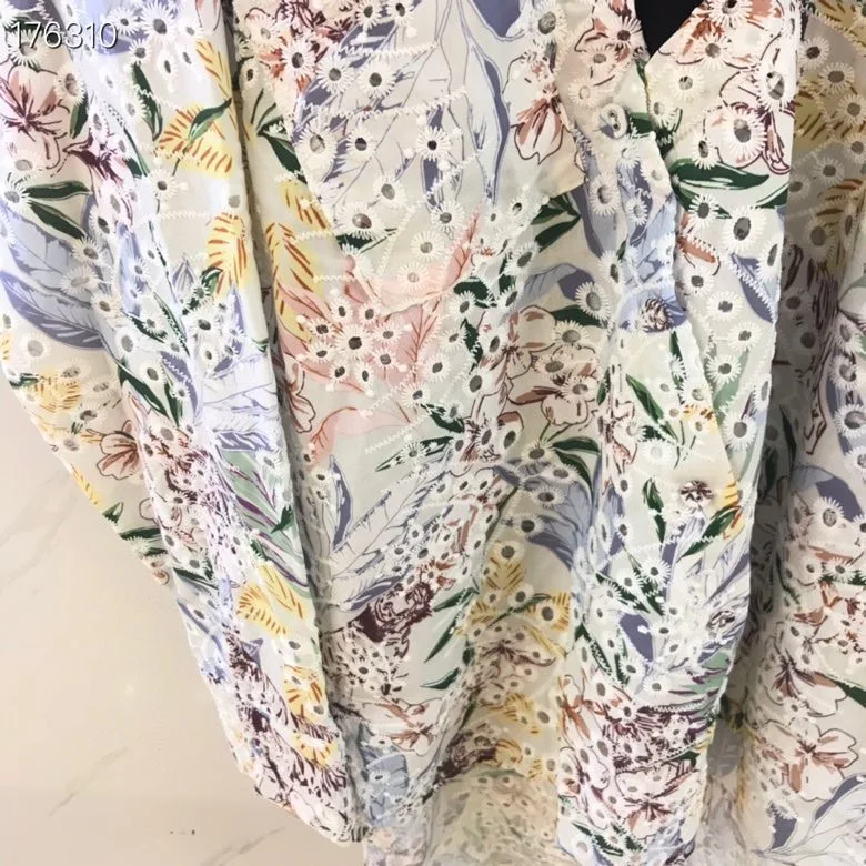 

2021 college style color contrast stitching embroidery hollow out printing off shoulder fake two shirts women's