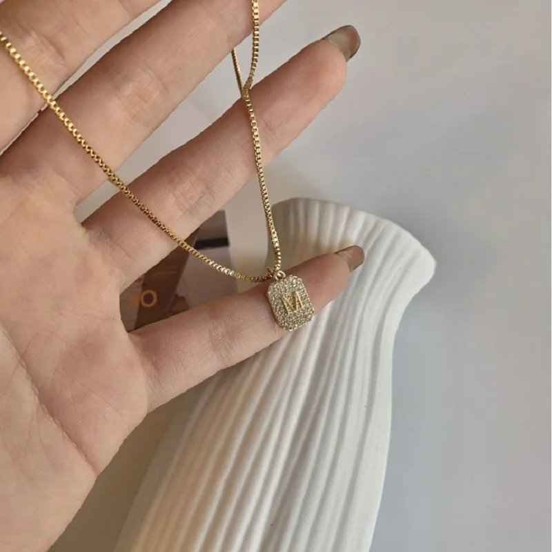 

2021 Elegant Letter M Necklace for Women Delicate Boho Necklaces Gold Cubic Zirconia Pendant Necklace Chain Jewelry Gifts