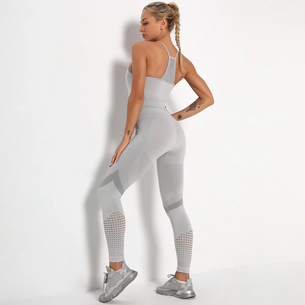 

European And American Yoga Suit Professional Sports Running Seamless Tights Hollow Bra Suit For Women