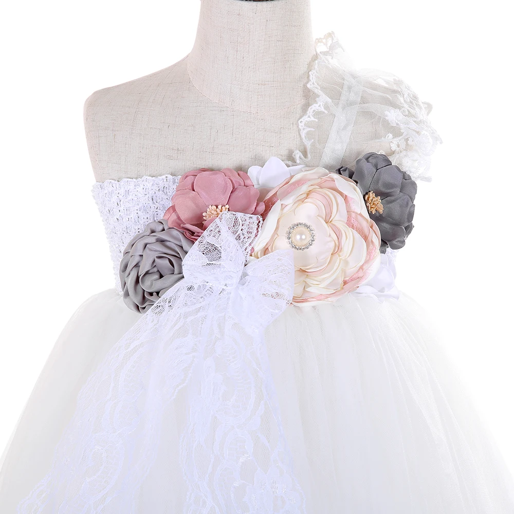 Платье-пачка для девочки держащей букет на свадьбе Платье с кружевными