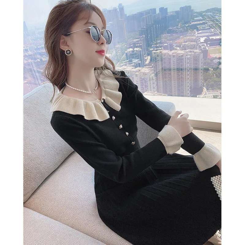 

Knitted dress women's autumn and winter new long sleeve small base with sweater contrast black skirt