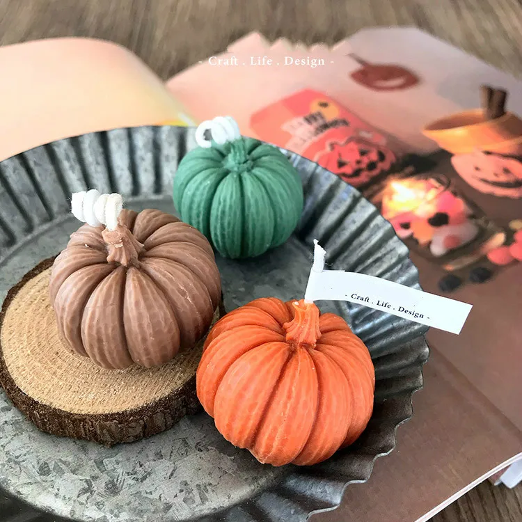 

Силиконовая форма в виде тыквы для изготовления свечей