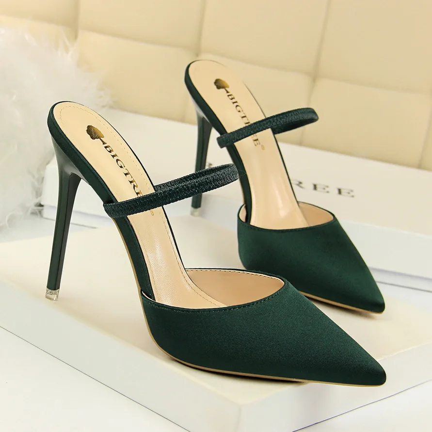 Новинка женские туфли лодочки Летняя обувь модные шелковые шлепанцы с острым