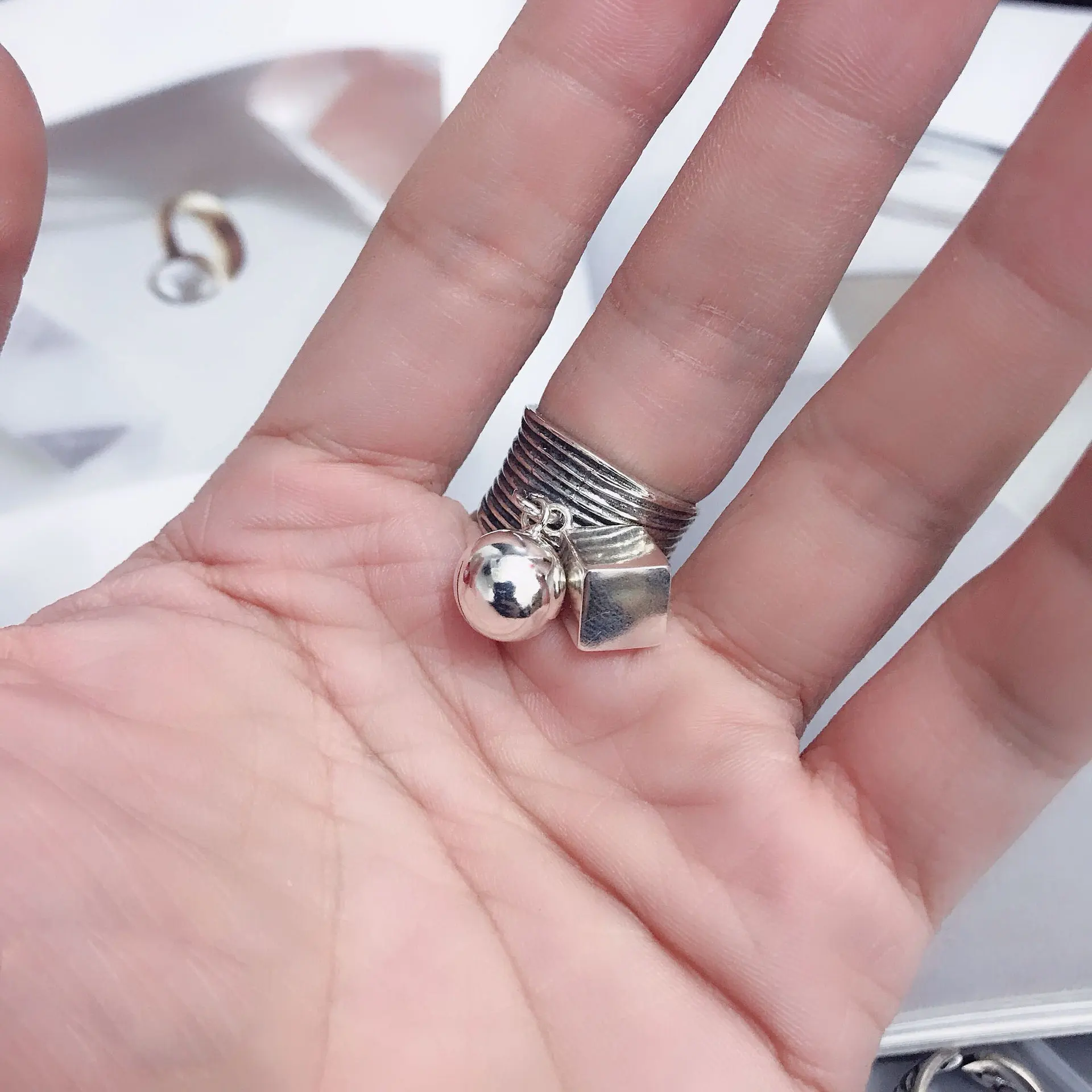 

Korean S925 Silver Ring Female Retro Square Ball Fashion Open Ring Niche Design Personalized Banquet Ring