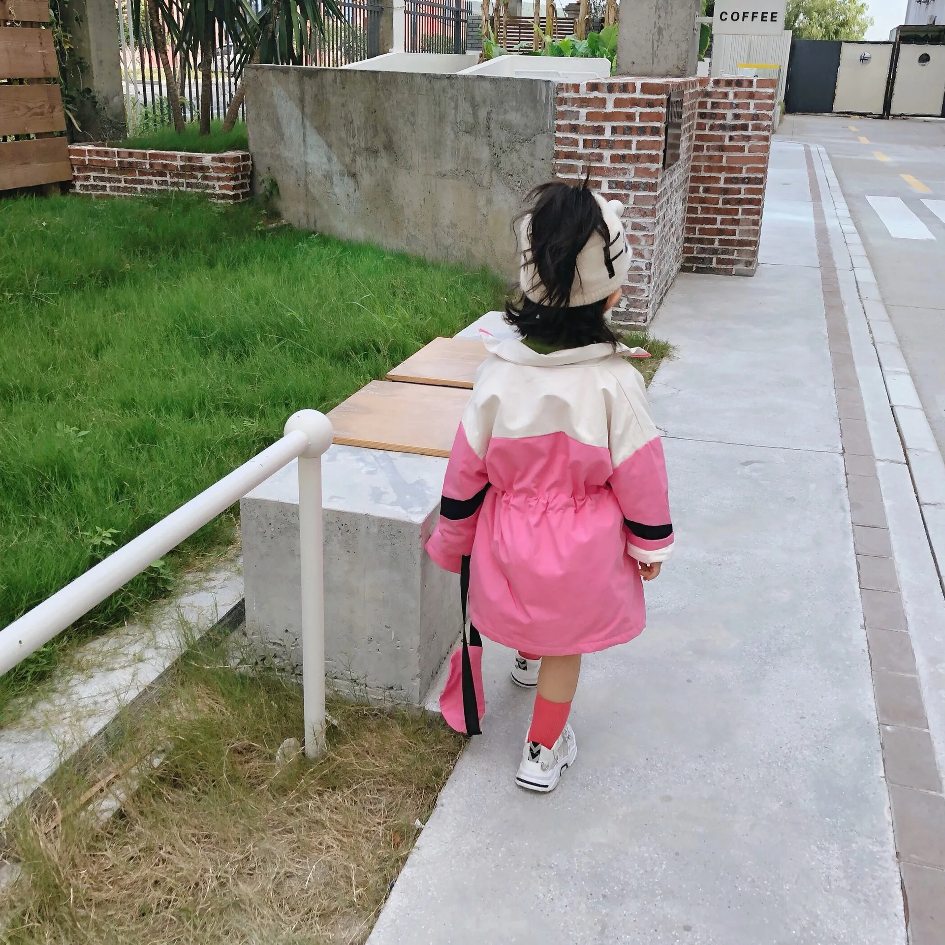Winter New Arrival Korean style matching colors thickened fashion long windbreak coat with bag for sweet baby girls
