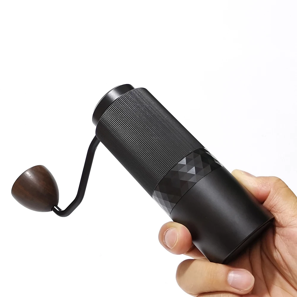 安い 手動コーヒーグラインダーチタン円錐バリグラインダー調整可能な設定ポータブルハンドクランクキッチンツールスパイスナットグラインダー