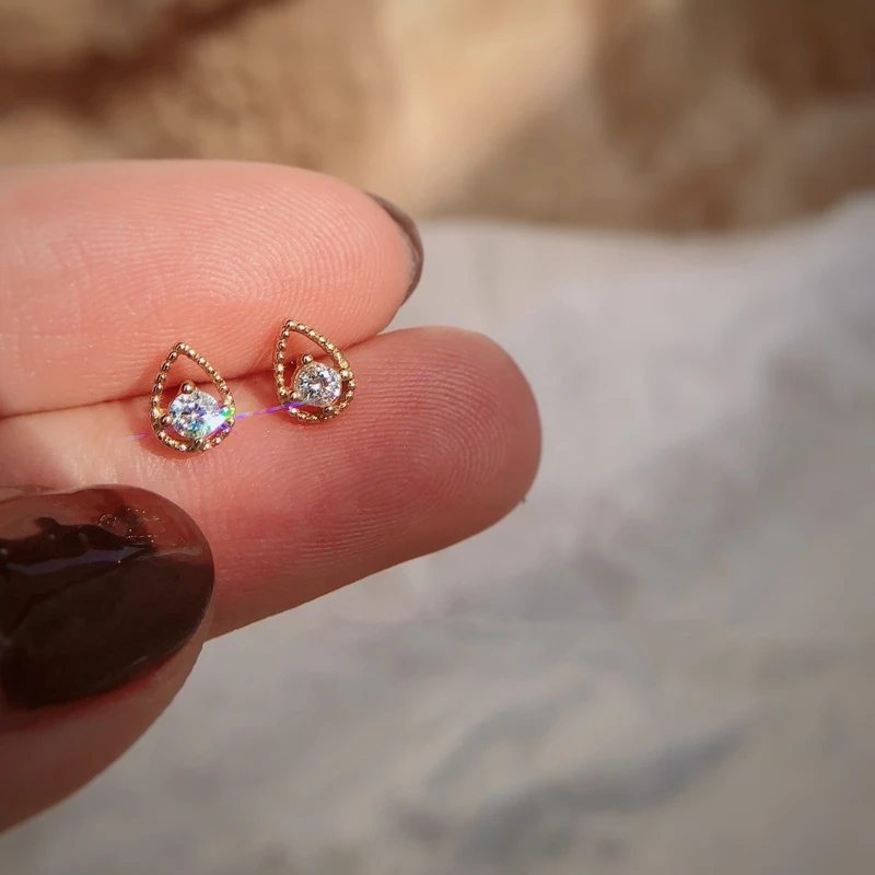 

Silvology Real 925 Sterling Silver Pigeon Eggs Zircon Small Stud Earring for Women Chic Openwork Mini Earring Minimalist Jewelry