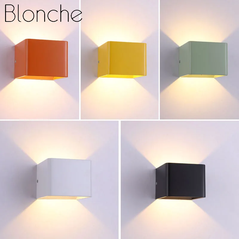 Современный квадратный настенный светильник простой СВЕТОДИОДНЫЙ Красочный