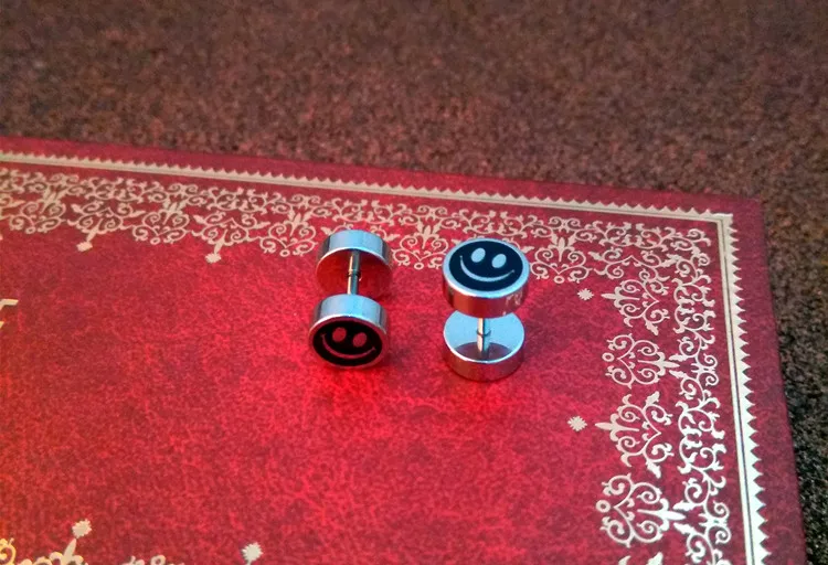 Мужская серьга женщины Оригинальная простая улыбающаяся круглая штанга-гантель Диски колеса автомобиля из титановой стали Микс партия на.