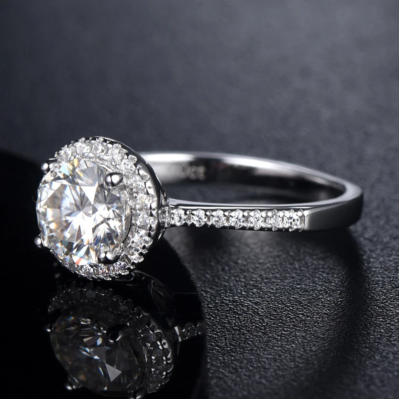 

Knobspin 100% 925 Sterling Silver Round 1 Carat Engagement Rings For Women High Carbon Diamond Party Fine Jewelry Wholesale