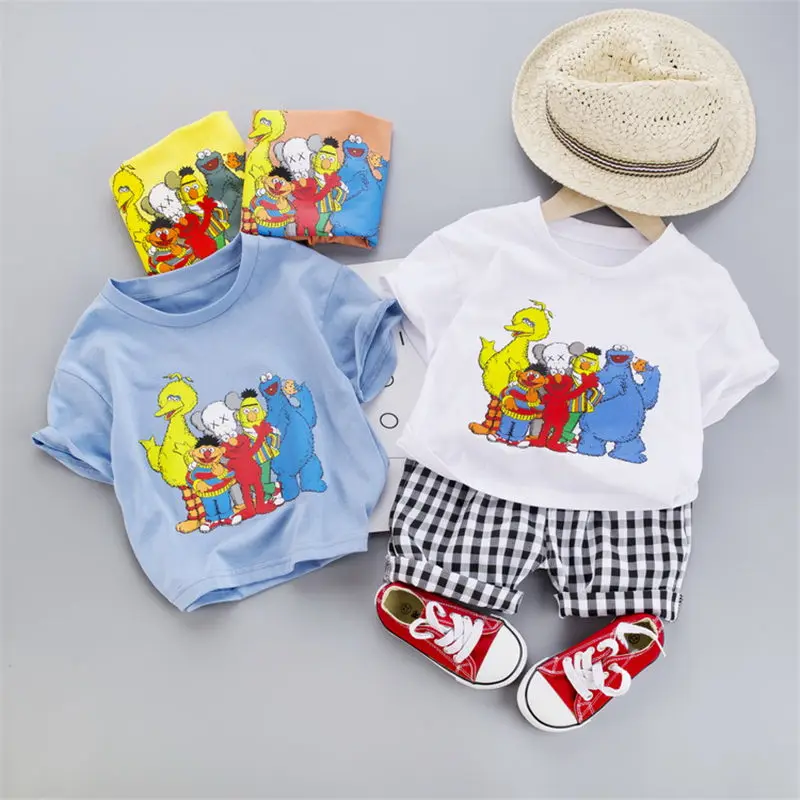 Летняя одежда для маленьких мальчиков и девочек футболка с мультяшным рисунком