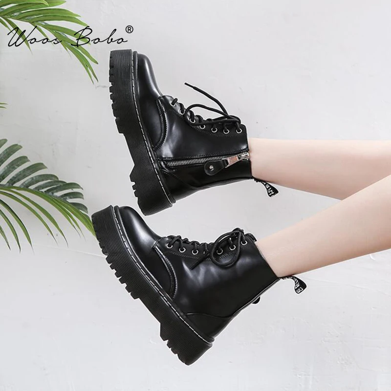 Женские ботинки мартинсы из искусственной кожи на толстой платформе Черные