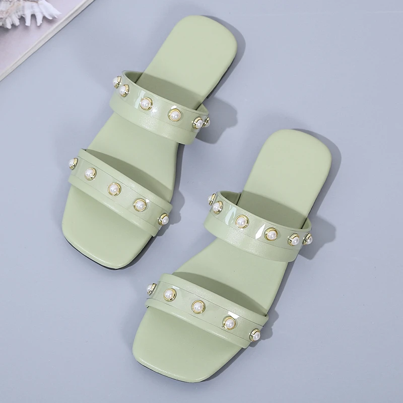 

Summer Rivet Flat Womens Slippers 2021 New Pearl Inlaid Fashion Sandals Large Size Womens Shoes 35-45