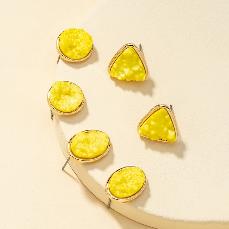 

3 pairs /set Sweet Rubber Small Stud Earrings For Women Simple Yellow Red Geometric Round Triangle Oval Earrings Fashion Jewelry