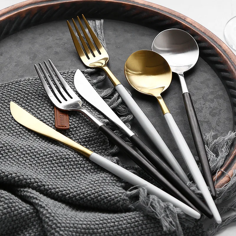 Горячая Распродажа, 4 шт. набор черных столовых приборов, посуда из нержавеющей стали, нож для стейка, вилка, чайная ложка, вечерние, подарочный набор кухонной посуды