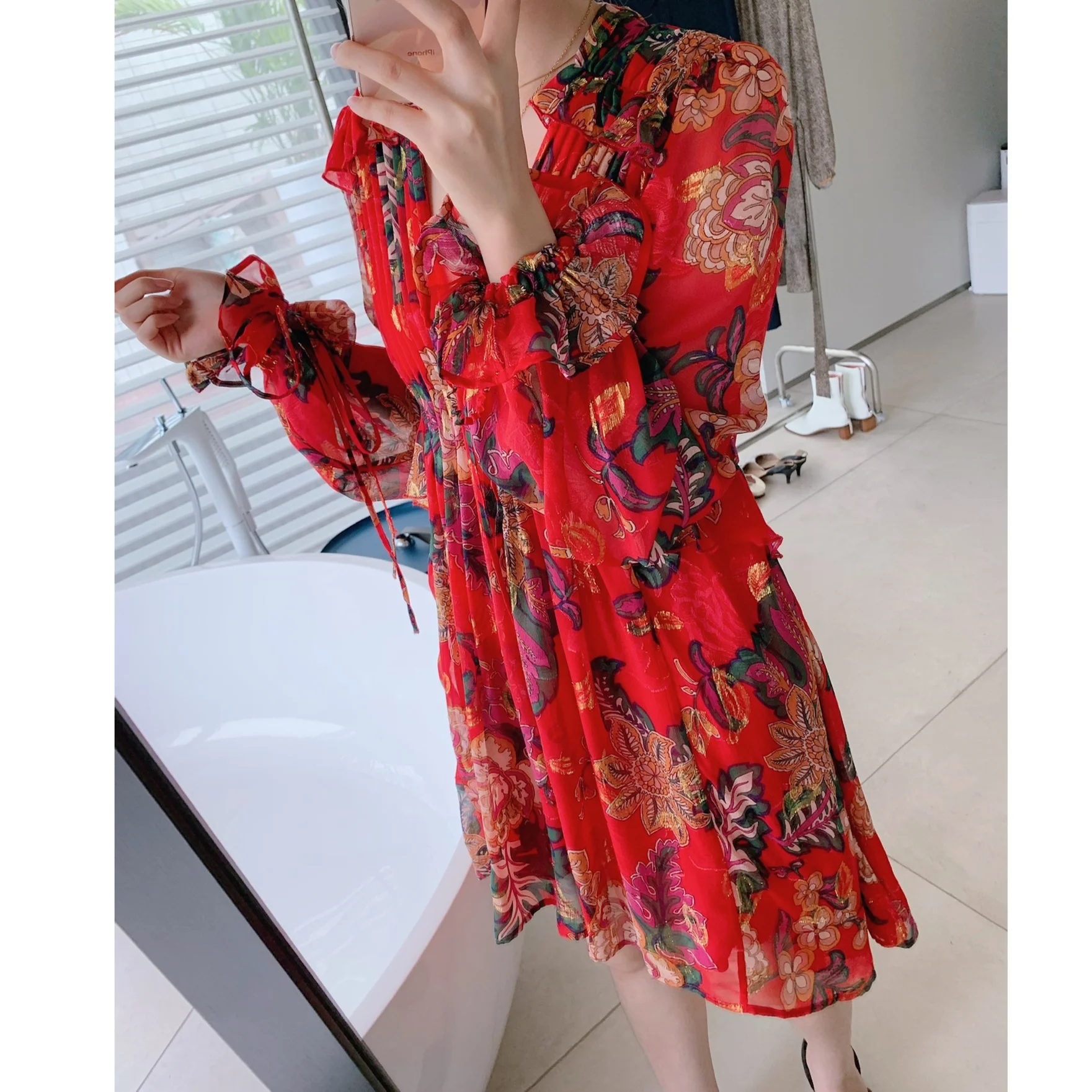 

Silk Gold Jacquard V-neck Pleated Waist Slimming Womens Formal Dresses