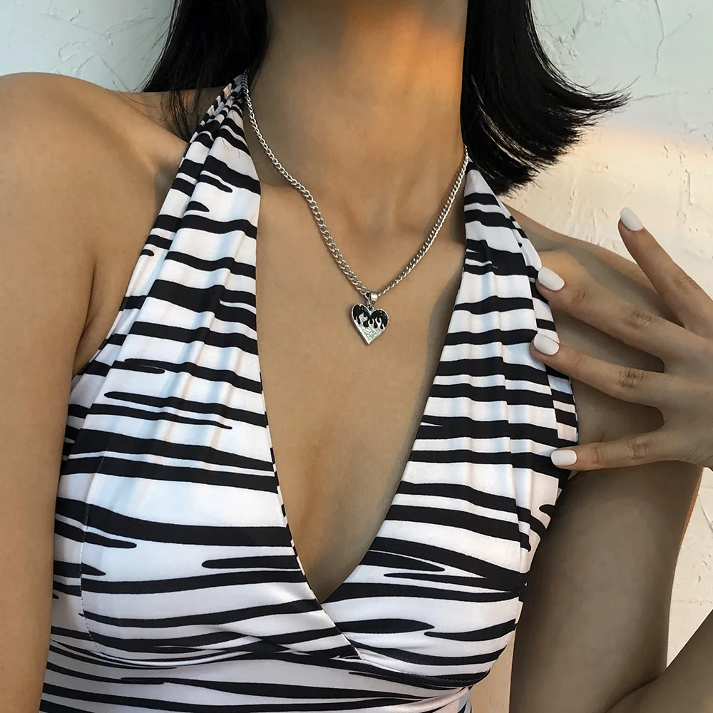 

WG Simple Fashion Metal Clavicle Chain Necklace Pendant Hip Hop Love Personality Creative Necklace For Women Jewelry
