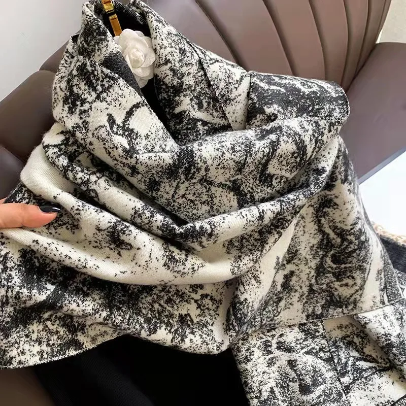 

2021 New Fashion Pashmina Scarf Winter Warm Shawl Wrap Bandana Pashminas Long Tassel Classics Female Foulard Thick Blanket