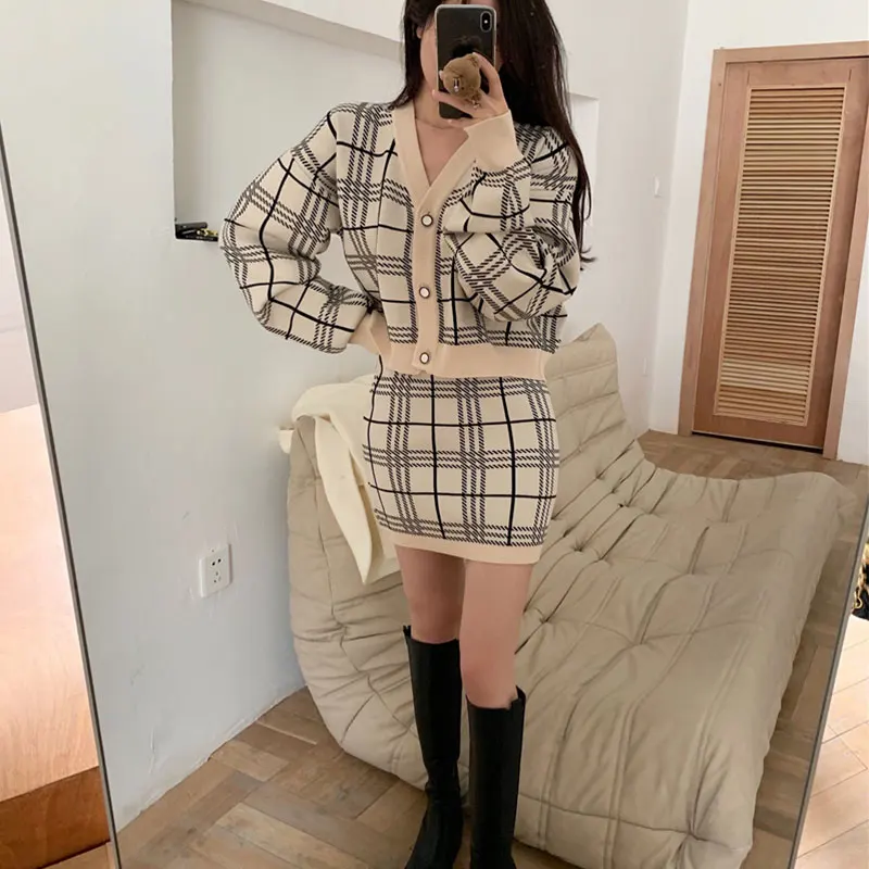 

2020 Fashion Explosion Style Skirt Trendy Fashion Plaid Long Sleeve Cardigan + Bag Short Skirt Suit Women