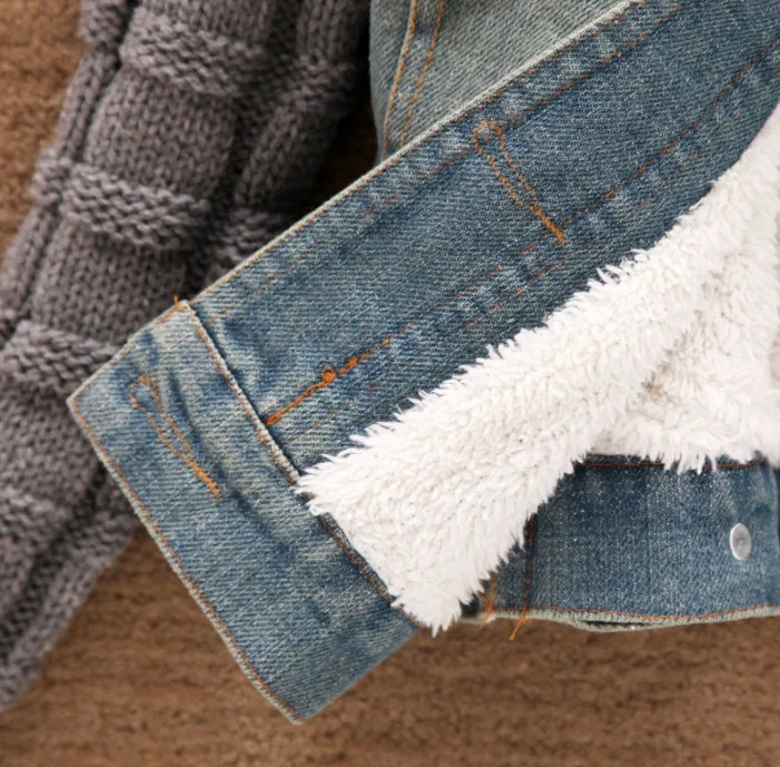 Женская джинсовая куртка короткий свитер с флисовой подкладкой и меховым