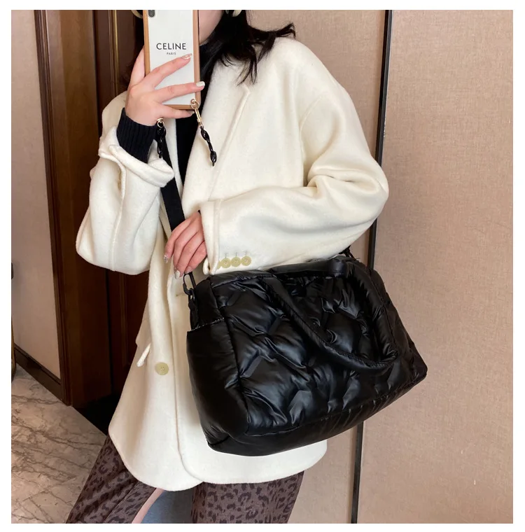 

Messenger bag Retro Padded jacket Large capacity Shoulder bag messenger bag handbag Textured Simplicity Elegant and noble