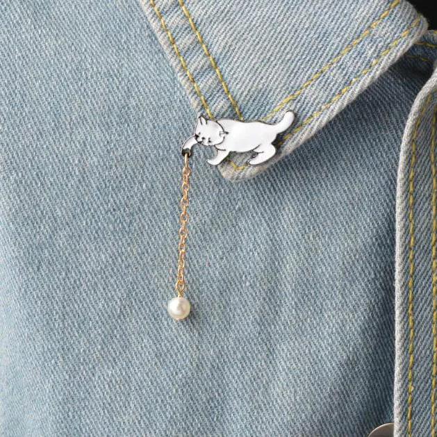 Креативные Мультяшные маленькие белые броши булавки в виде кошек с имитацией