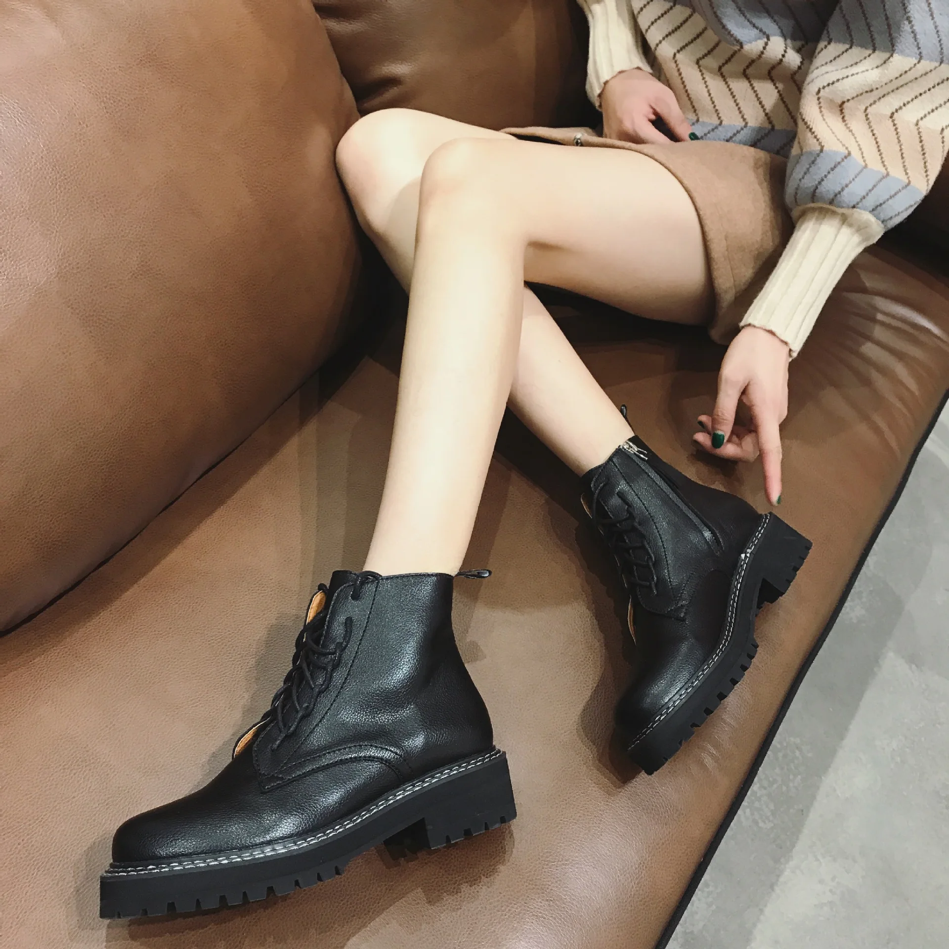 Сезон осень зима Новинка 2019 года Модные женские мотоциклетные ботинки в