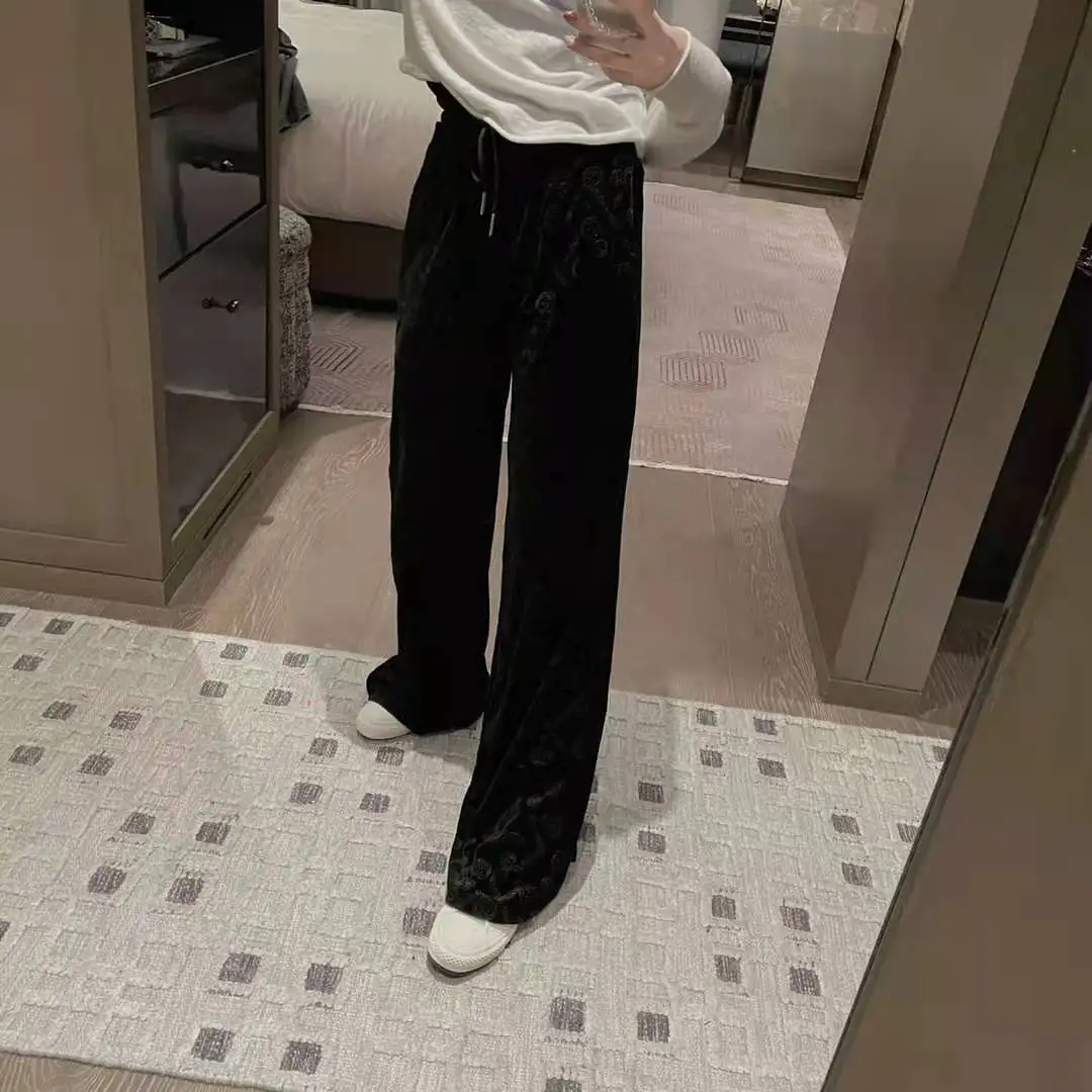 Женские бархатные длинные брюки с буквенным принтом черные синие белые