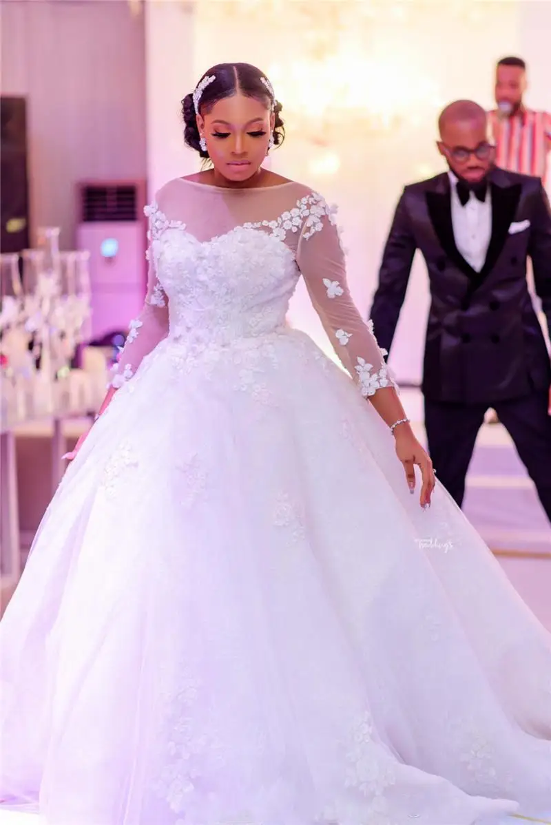 

Well Design Scoop Neckline Long Sleeves Lace Appliques Ballgown Wedding Dresses Sweep Train Robes de Mariee Custom Made