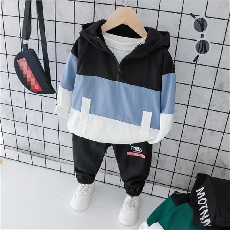 Модный комплект повседневной одежды для маленьких мальчиков и девочек весенне