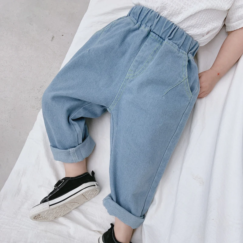 Осенние брюки джинсы для маленьких девочек свободные детские с принтом сердец