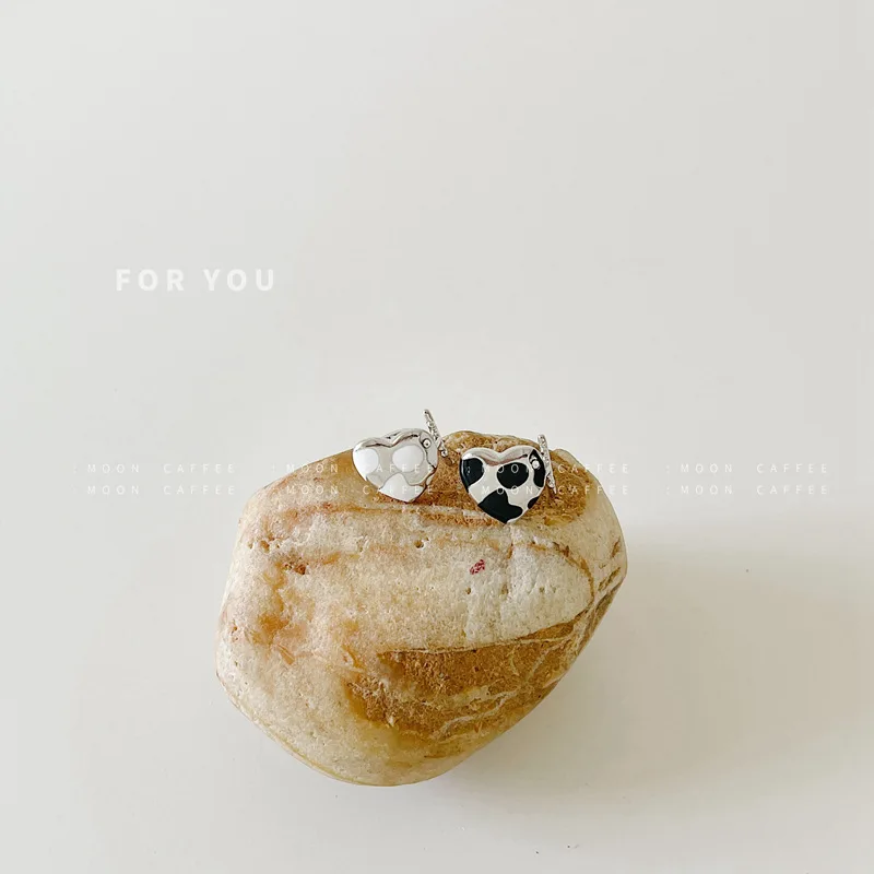 

Fashion Retro Wave Point Peach Heart Love No Pierced Ear Clip Cold Wind Simple Ear Bone Clip Earrings Female Trend