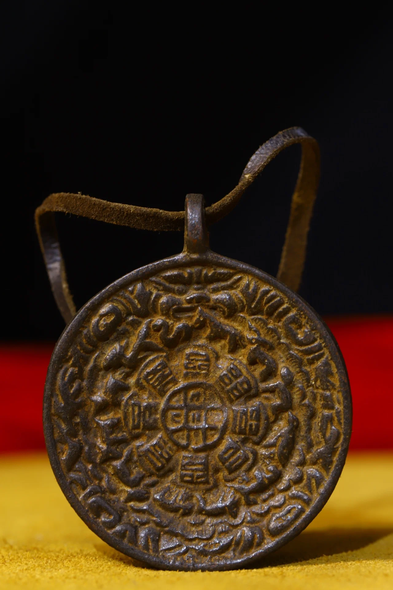 

Home Decor 2" Tibet Buddhism Old Bronze Skull statue Nine Palaces Bagua Amulet Pendant Enshrine the Buddha