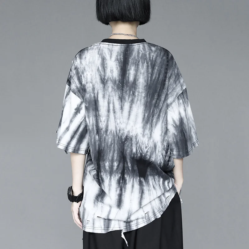 

[EAM] Women Black Pattern Printed Big Size T-shirt New Round Neck Three-quarter Sleeve Fashion Tide Spring Summer 2021 1DD9836