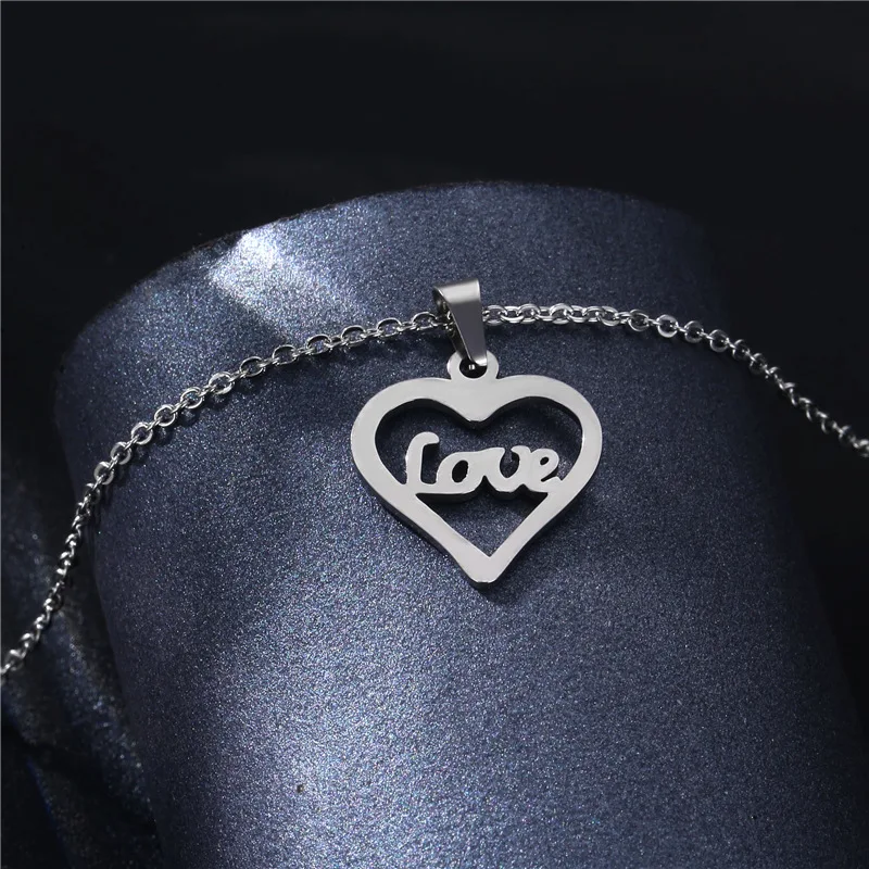 

Romantic Clavicle Chain Necklace Fashion Stainless Steel Love Letter Heart Pendant Necklaces for Women Jewelry Wholesale