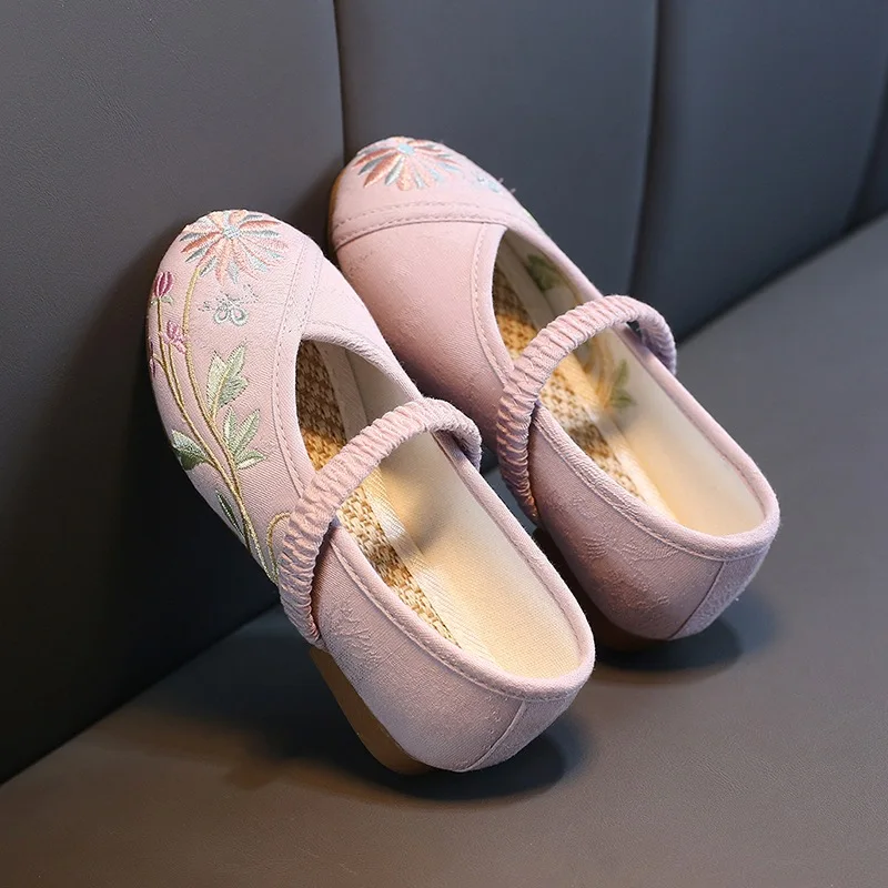 

girls embroidered shoes children cloth shoes Chinese national style flower shoes soft sneakers kids baby fashion canvas shoes