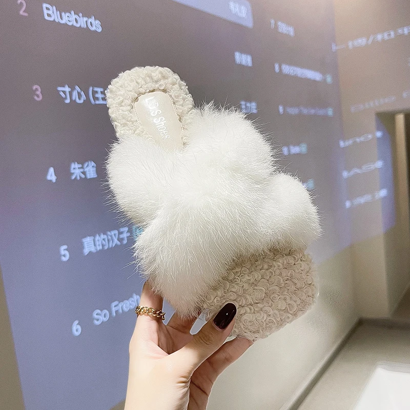 

Fur Slippers New 2021 High Quality Cute Cartoon Furry Slides Women Winter Warm Plush Home Fluffy Slides Cotton House Shoes
