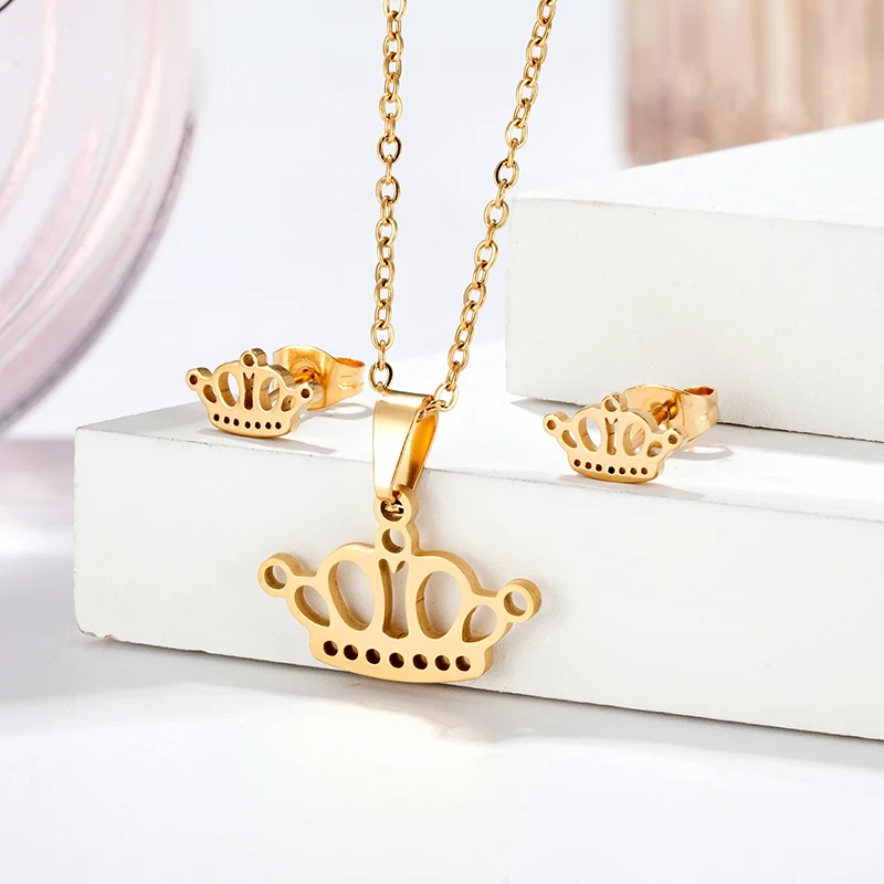 

Women's jewelry three-piece simple personality crown necklace earrings set stainless steel jewelry Bridal crown pendant gift Hot
