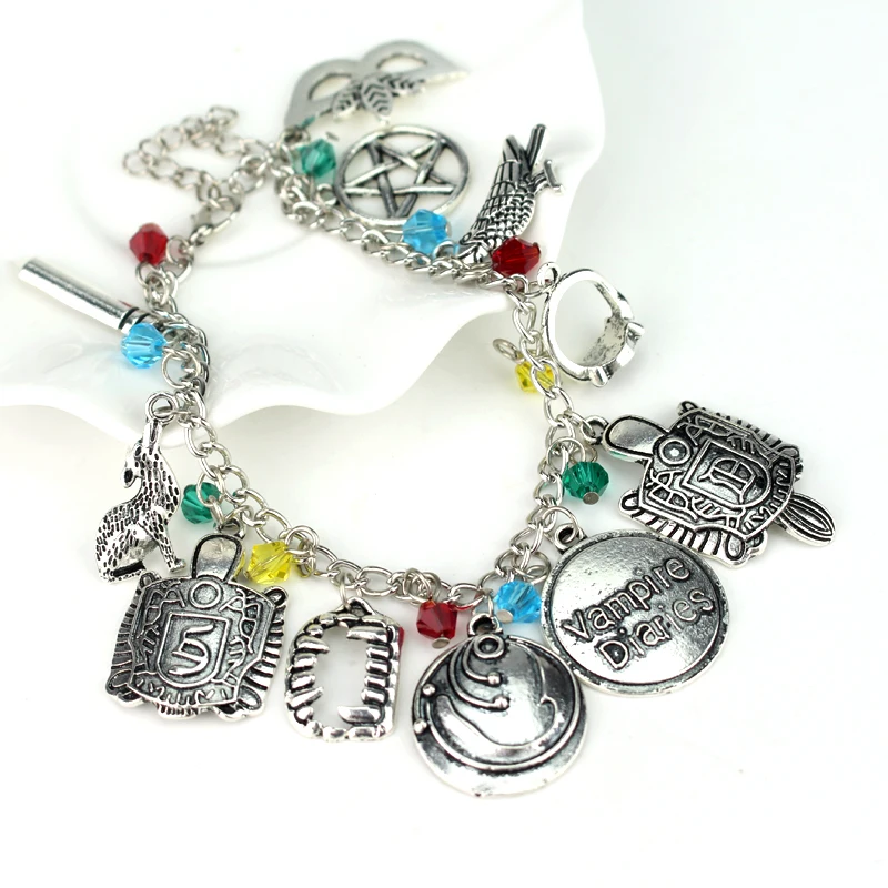 Браслет Дневники вампира вдохновленный шармами сплав Елена Стефан Дэймон фендом