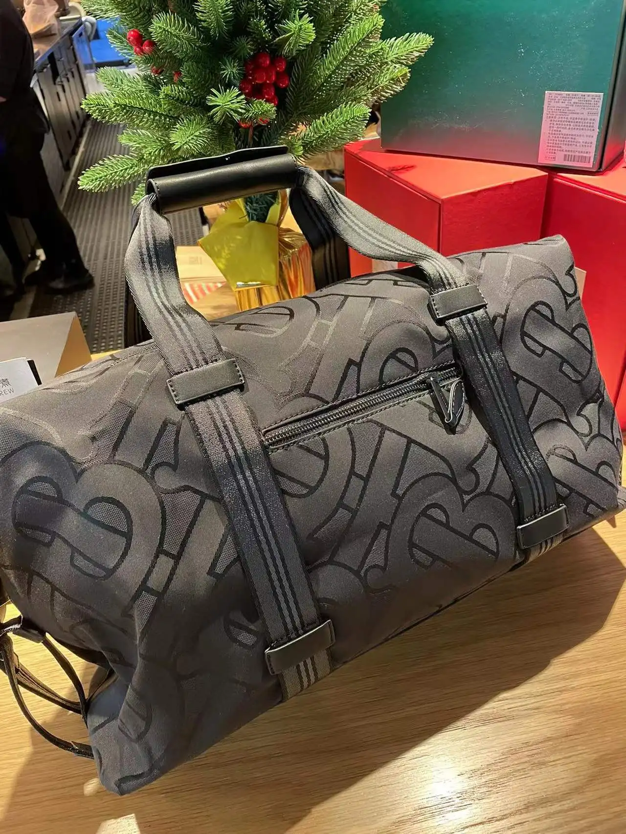 

Женская сумка брендовая легкая роскошная черная вместительная сумка с принтом для путешествий и спортзала для женщин и мужчин